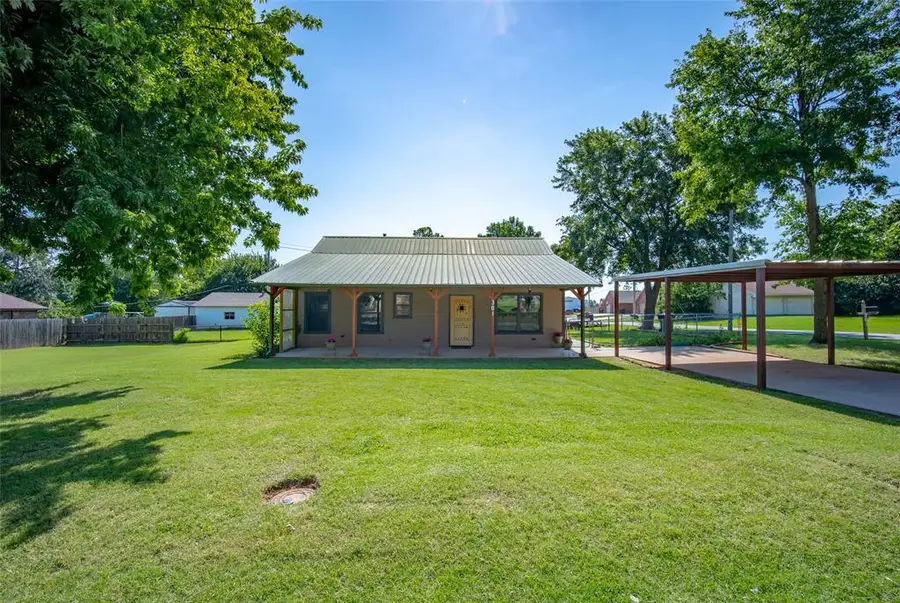 301 NE 5th Street, Blanchard, OK 73010 - #2