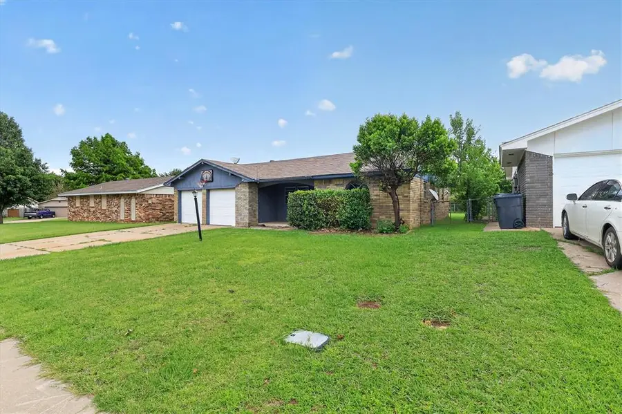 811 Ridgeway Drive, Yukon, OK 73099 - #2