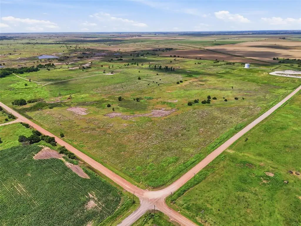 E County Line Road, Tonkawa, OK 74653 - #1
