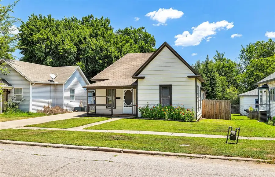 617 S Roberts Avenue, El Reno, OK 73036 - #2
