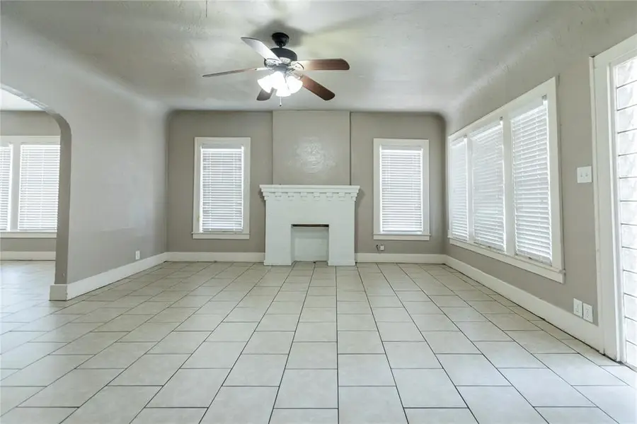 612 W 6th Street, Elk City, OK 73644 - #3