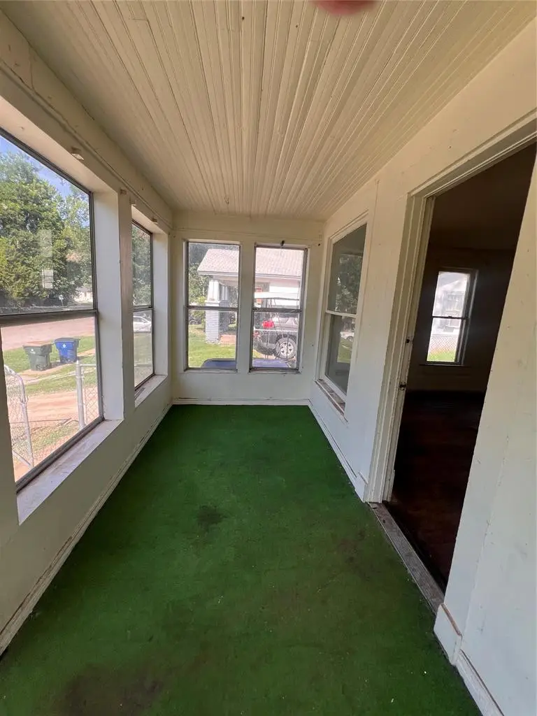 1112 W Dakota Avenue, Chickasha, OK 73018 - #3