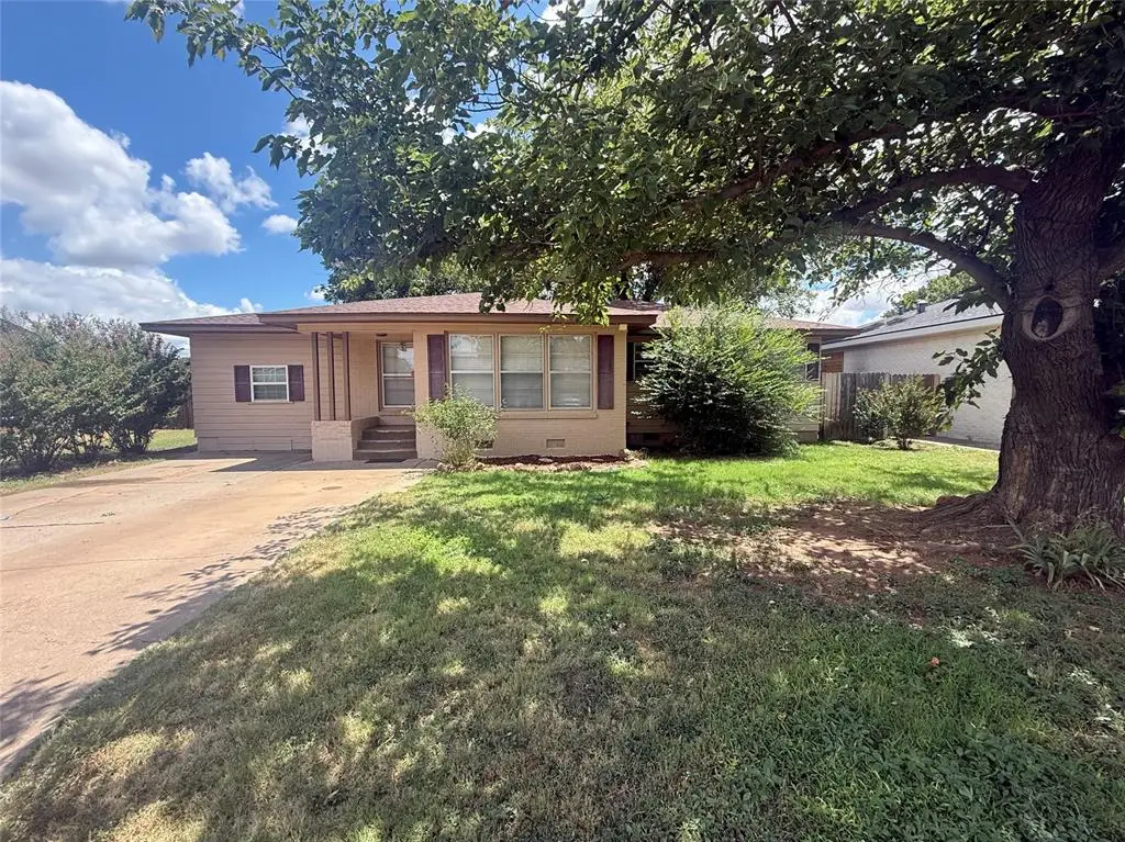 1724 N Willard Street, Altus, OK 73521 - #1