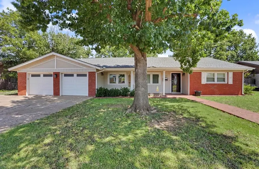 213 S Mockingbird Drive, Altus, OK 73521 - #2