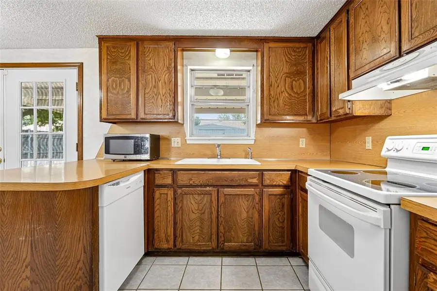 8404 S Brookline Avenue, Oklahoma City, OK 73159 - #2