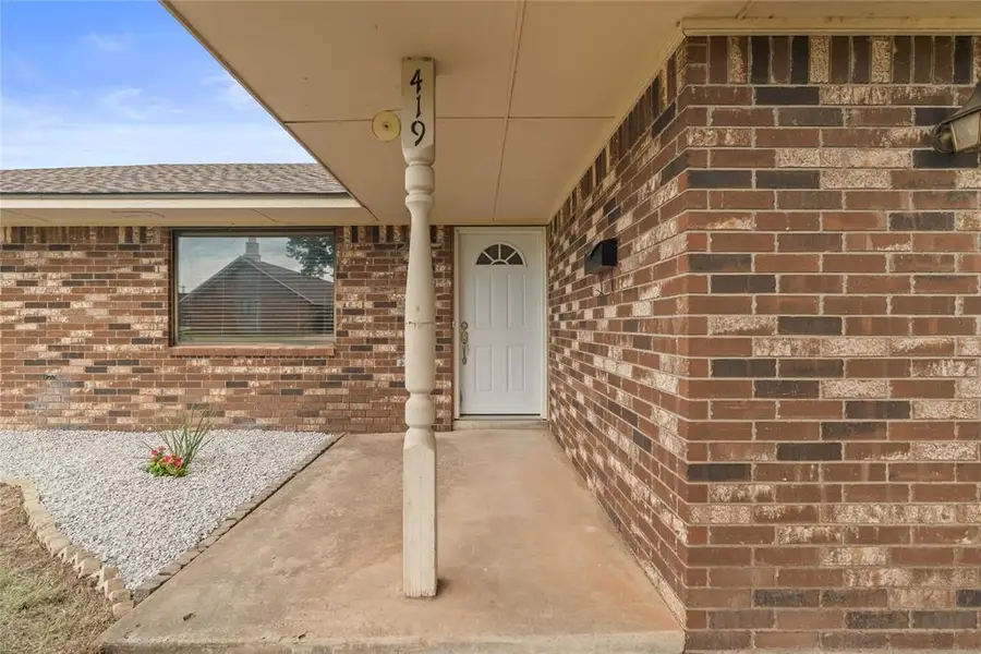 419 N Noble Avenue, Watonga, OK 73772 - #2