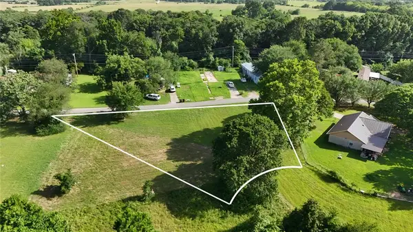 1946 Coon Creek Drive, Eufaula, OK 74432