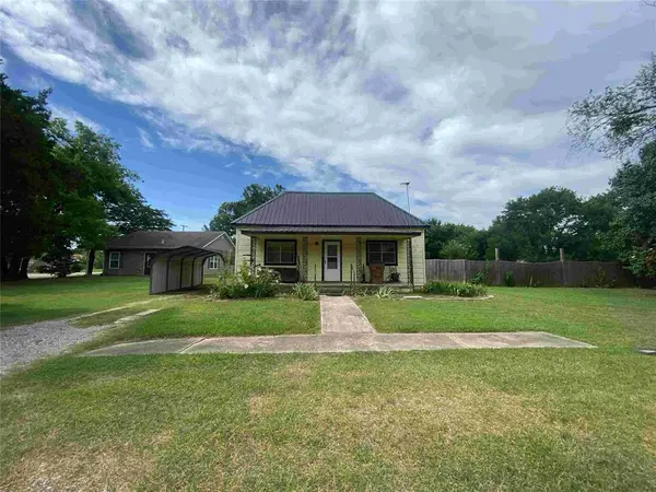 407 W Franklin Street, Maud, OK 74854