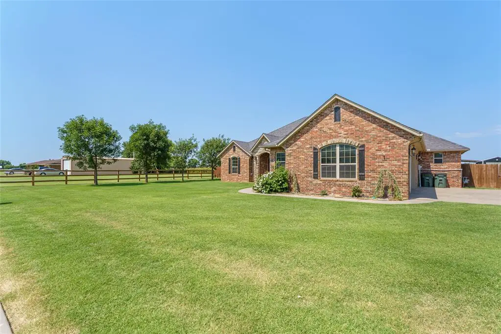 106 Riverview Drive, Clinton, OK 73601 - #1