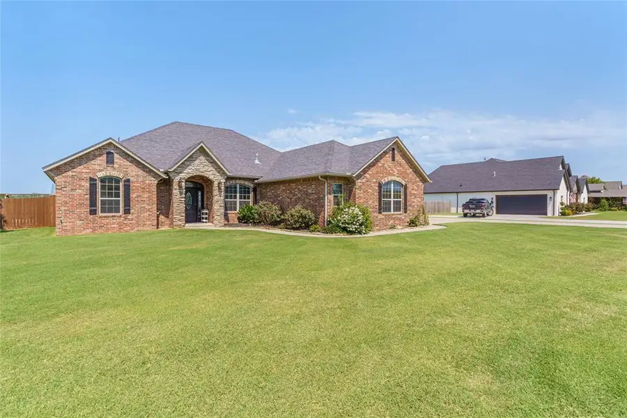 106 Riverview Drive, Clinton, OK 73601 - #3
