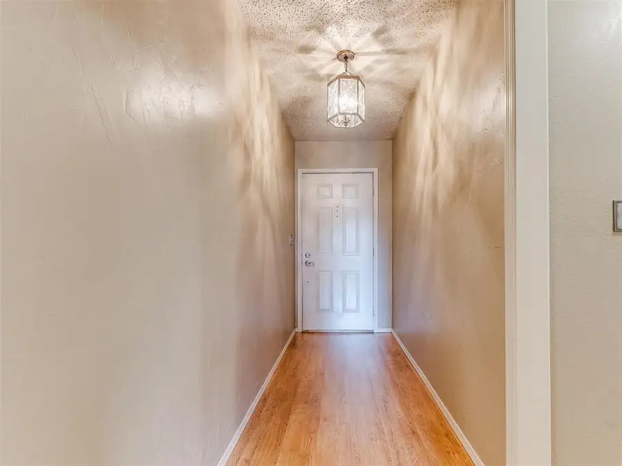 901 NE 19th Street, Moore, OK 73160 - #3