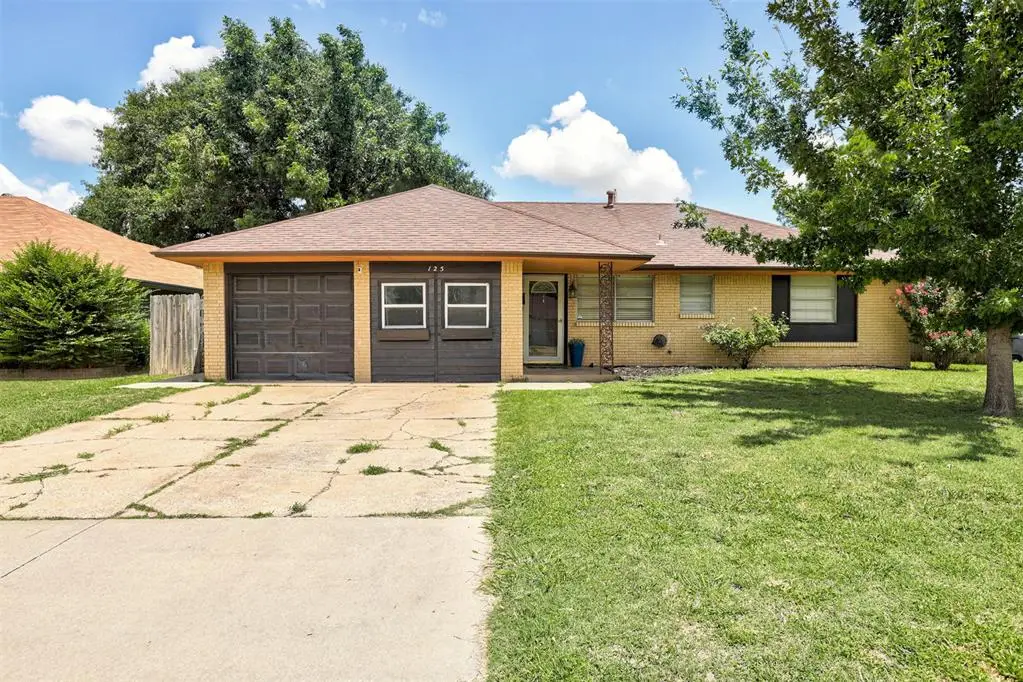 125 SW 11th Street, Moore, OK 73160 - #1