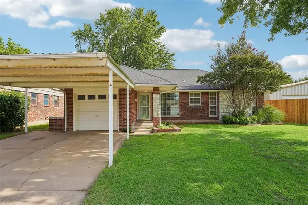 1013 NW 5th Street, Moore, OK 73160