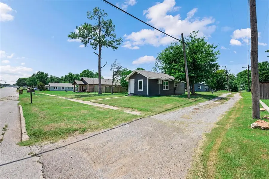 415 S 4th Avenue, Purcell, OK 73080 - #3