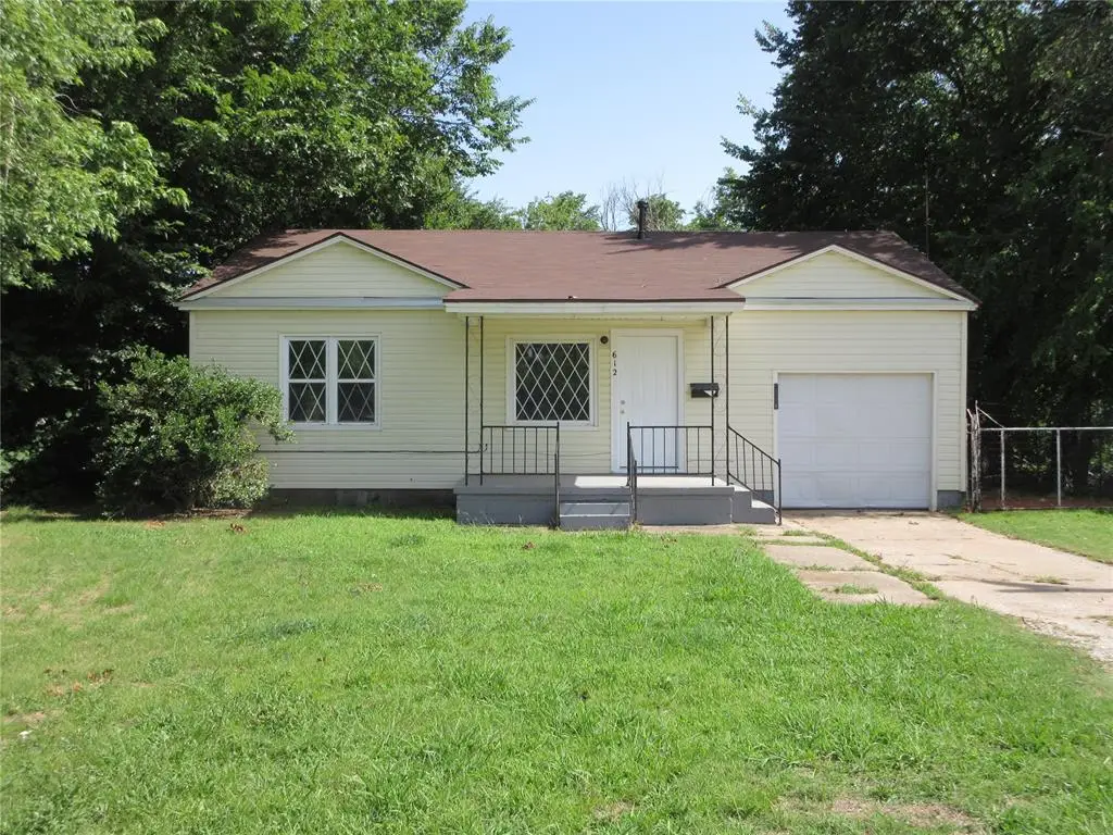 612 E Walnut Street, Tecumseh, OK 74873 - #1