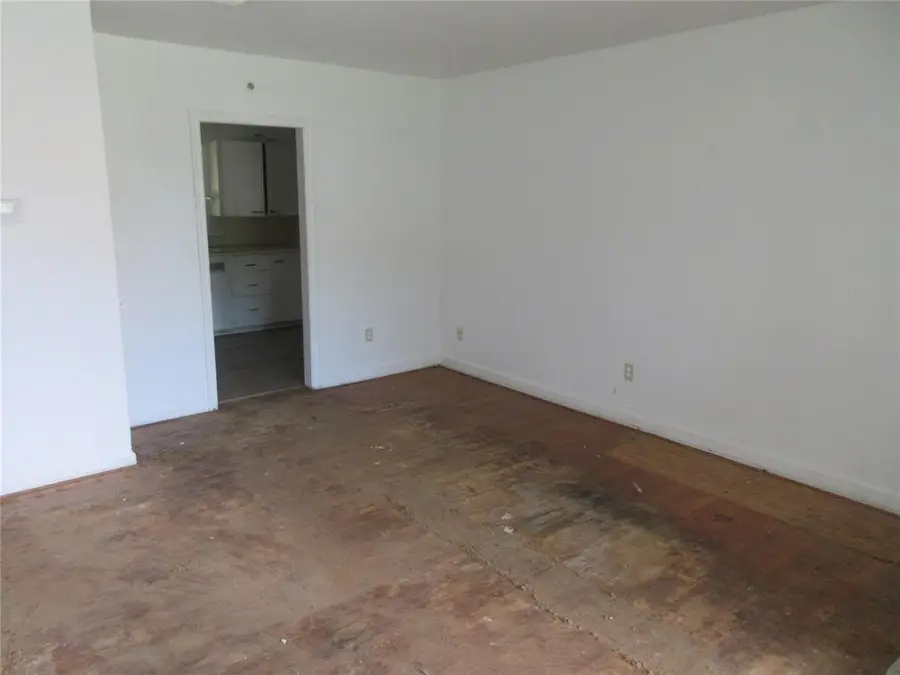 612 E Walnut Street, Tecumseh, OK 74873 - #2