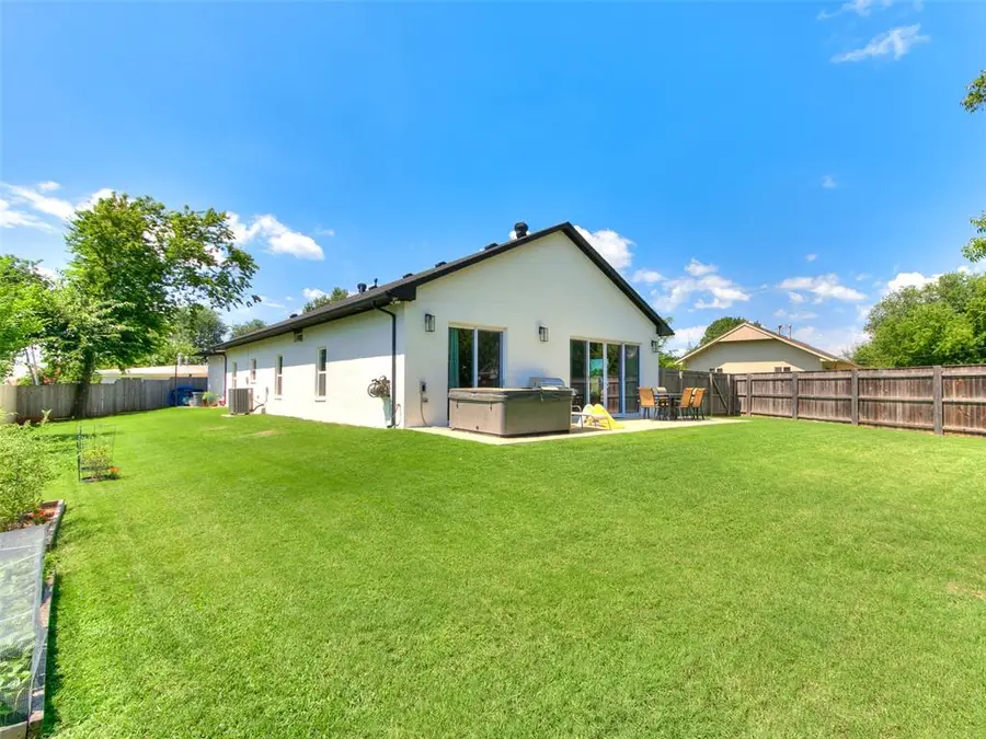 9516 Ridgeview Circle, The Village, OK 73120 - #3