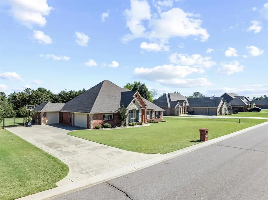 818 Silver Tree Drive, Choctaw, OK 73020 - #3