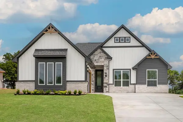 2386 Clubhouse Drive, Blanchard, OK 73010