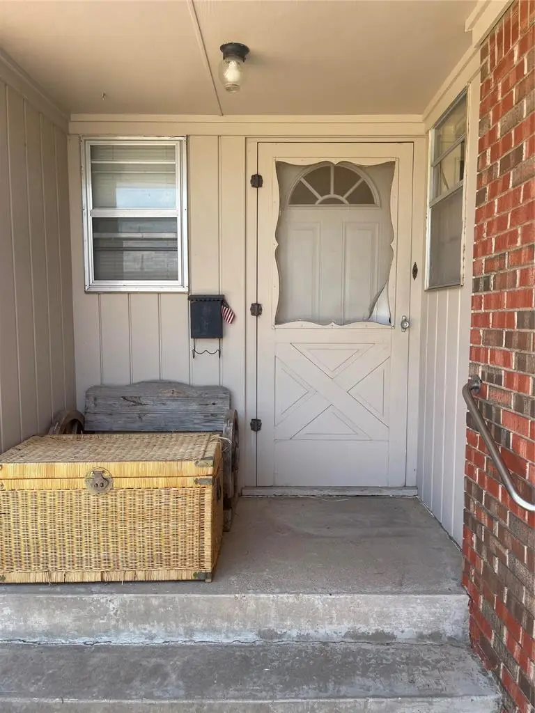 2210 S Choctaw Avenue, El Reno, OK 73036 - #2