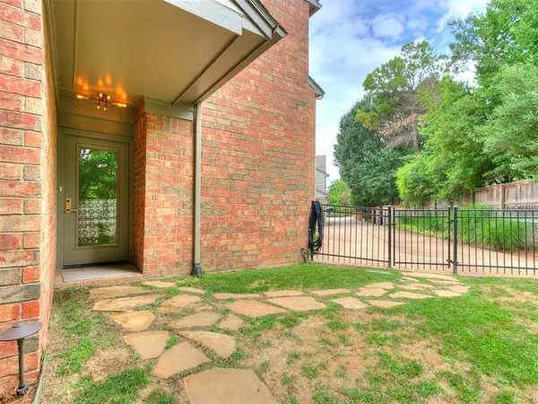 1201 Glenbrook Drive #5, Oklahoma City, OK 73118