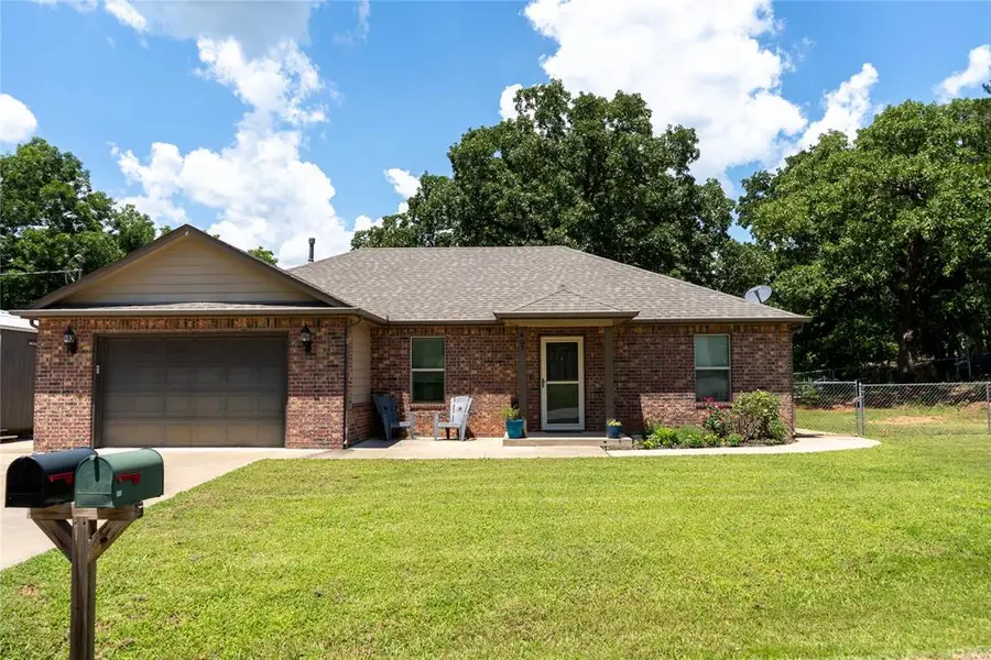 407 E Carlos Avenue, Bristow, OK 74010 - #2