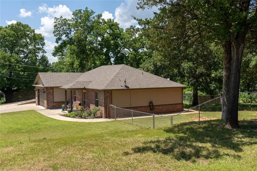 407 E Carlos Avenue, Bristow, OK 74010 - #3