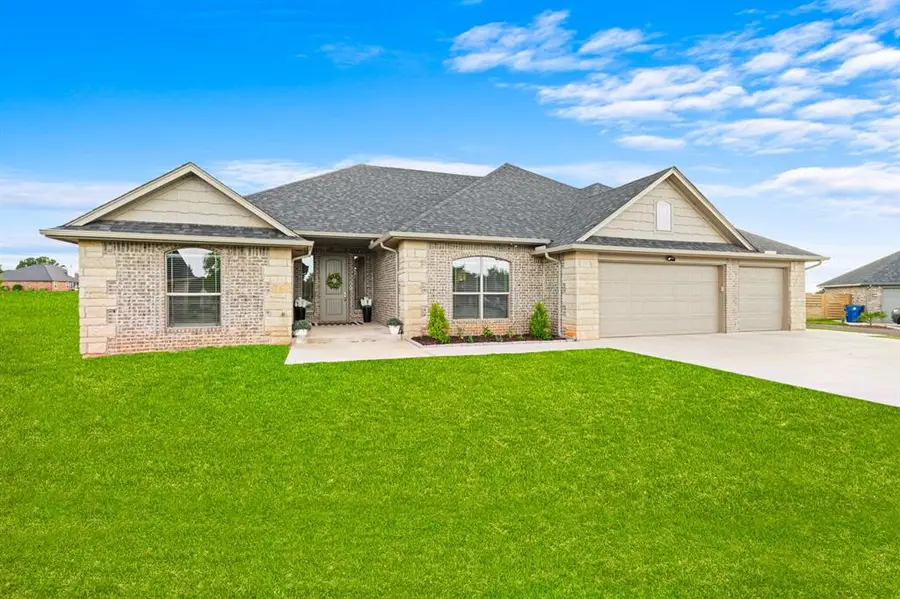 9131 Oak Tree Circle, Edmond, OK 73025 - #2