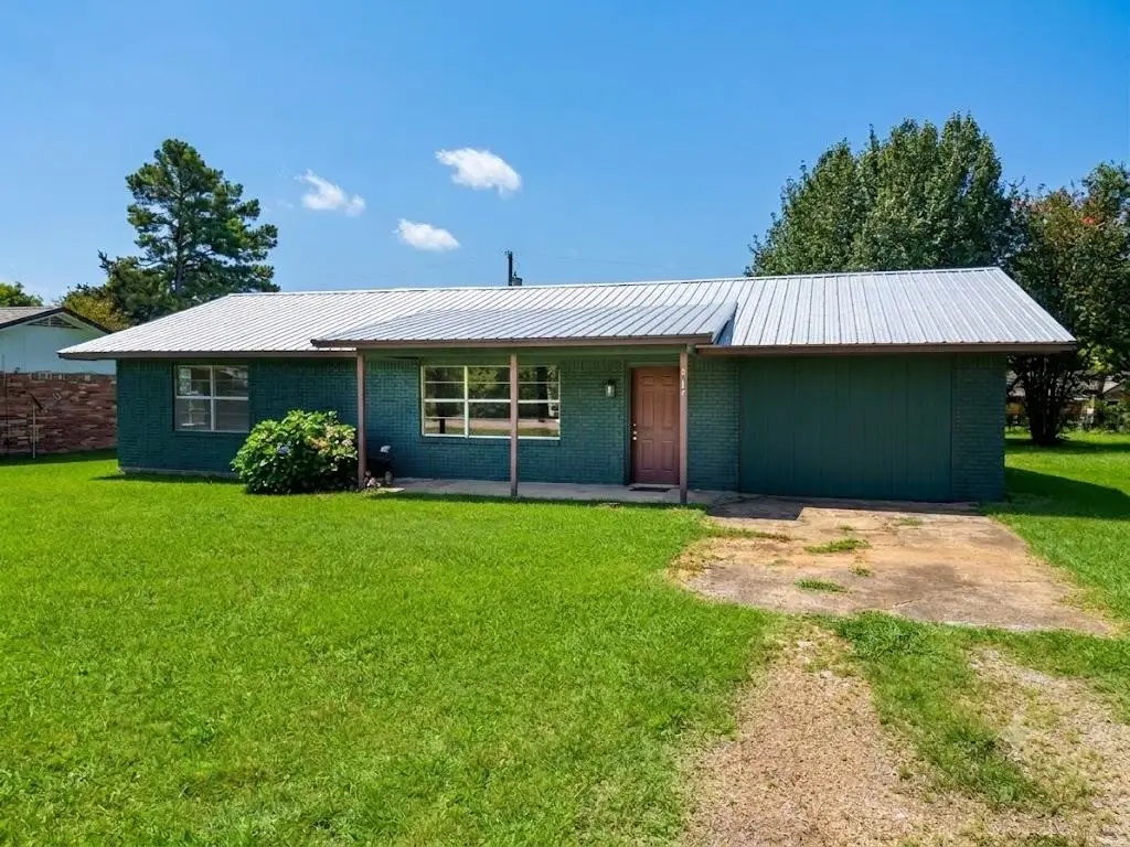 312 E Meadowview Lane, Valliant, OK 74764 - #1