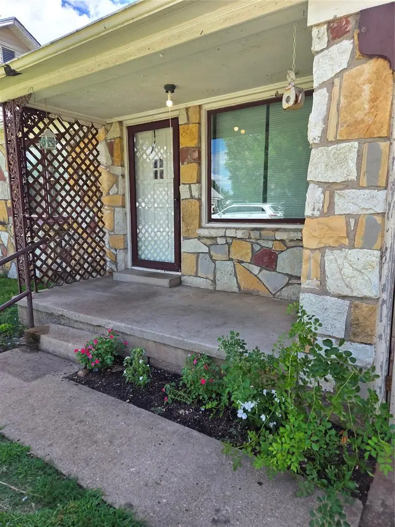 207 S Elm Street, Pauls Valley, OK 73075 - #2