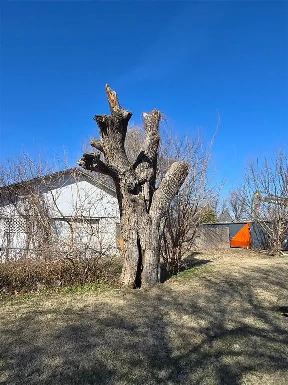 715 N Rock Island Avenue, El Reno, OK 73036