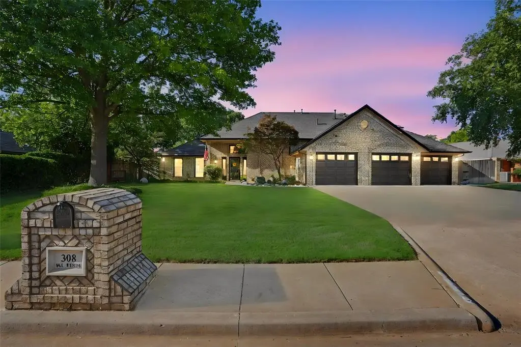 308 Val Verde Street, Altus, OK 73521 - #1