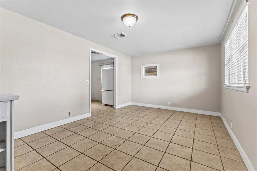516 E Huber Avenue, Weatherford, OK 73096 - #3