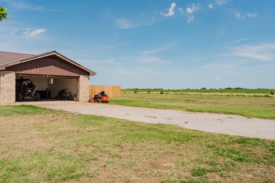 12497 N 1780 Road, Erick, OK 73645 - #3