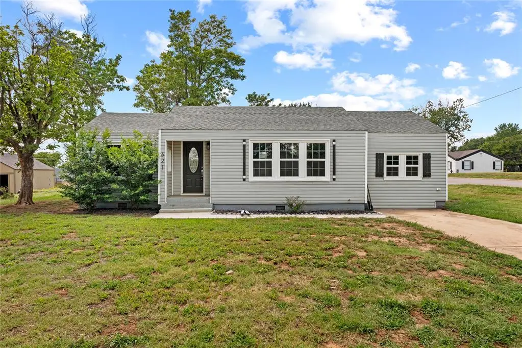 621 N 5th Street, Weatherford, OK 73096 - #1