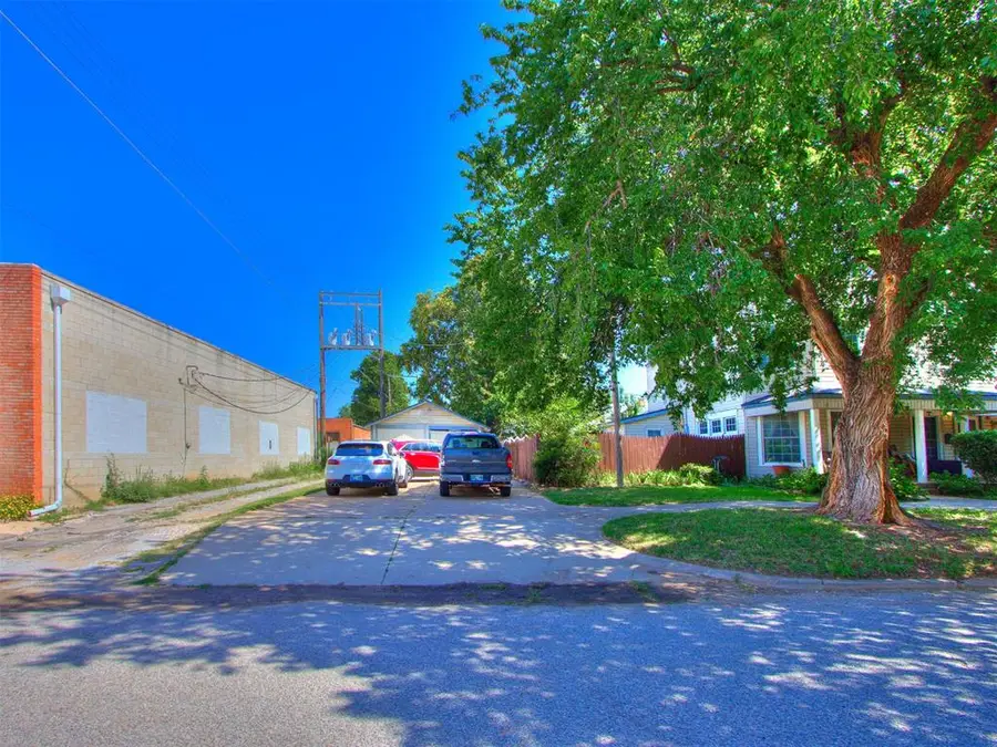 301 N Rock Island Avenue, El Reno, OK 73036 - #3