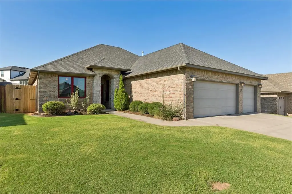 6116 Beverly Hills Drive, Edmond, OK 73034 - #1