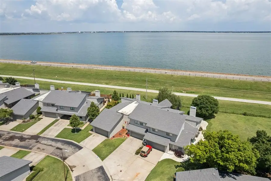 9814 Hefner Village Drive, Oklahoma City, OK 73162 - #2