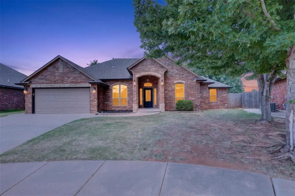 533 W Alamo Court Way, Mustang, OK 73064 - #1