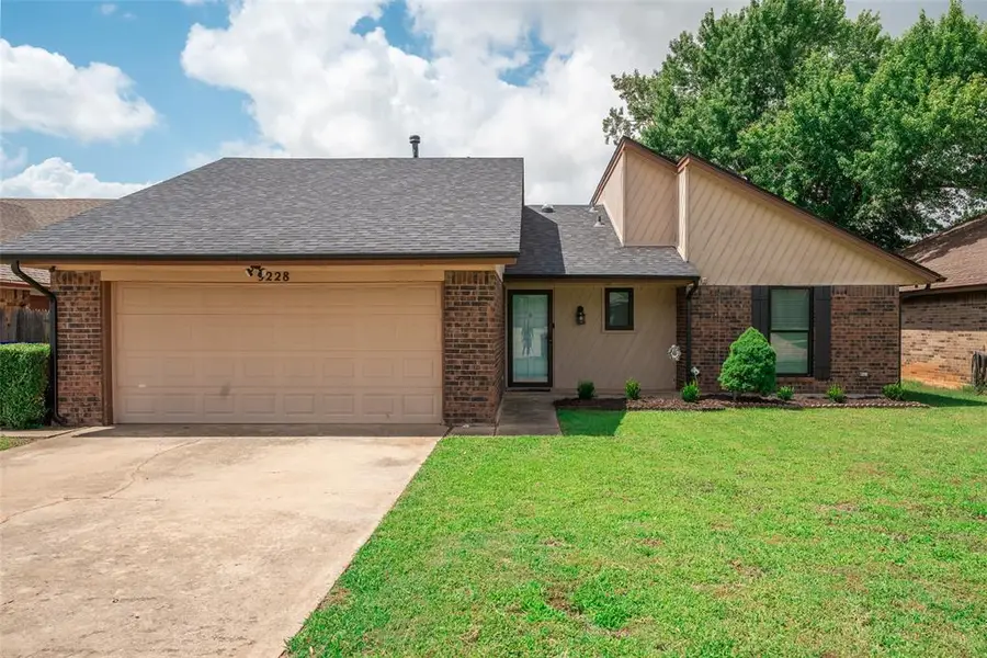 9228 Apple Drive, Midwest City, OK 73130 - #2