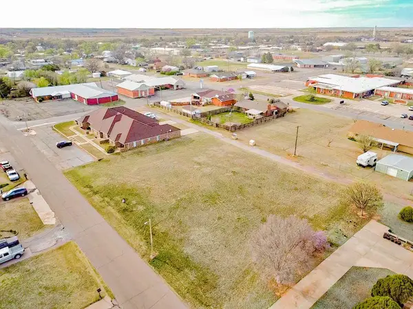 603 E Benton Avenue, Sayre, OK 73662