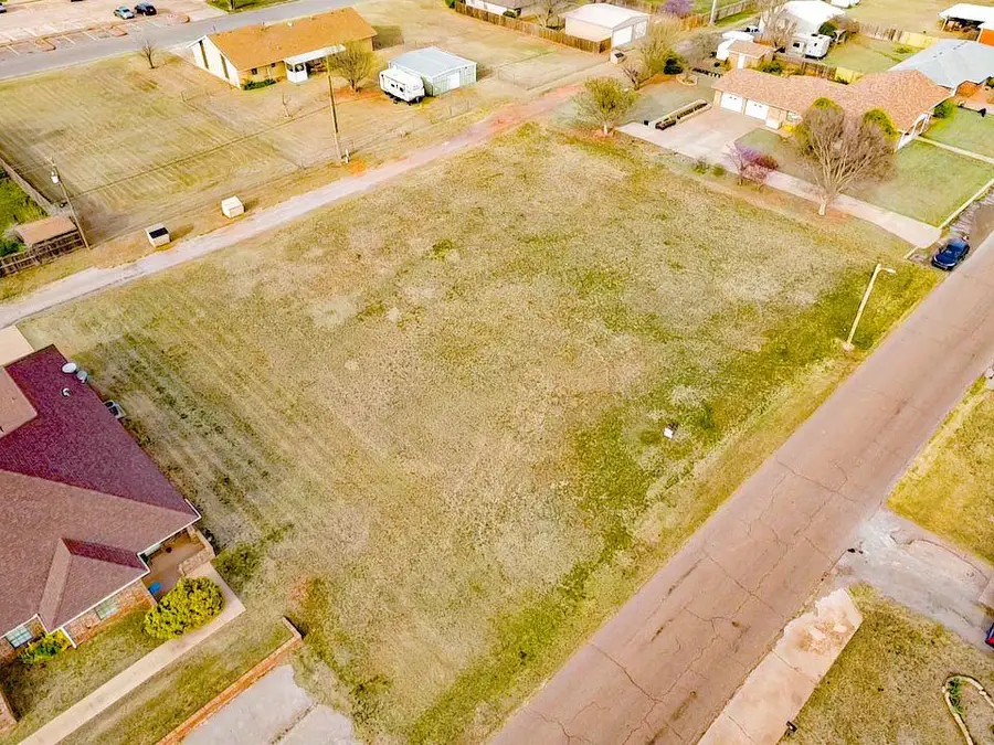 603 E Benton Avenue, Sayre, OK 73662 - #3