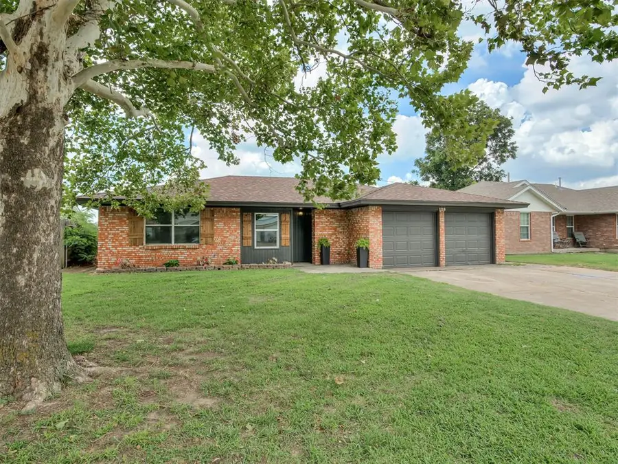 128 SW 6th Street, Moore, OK 73160 - #2