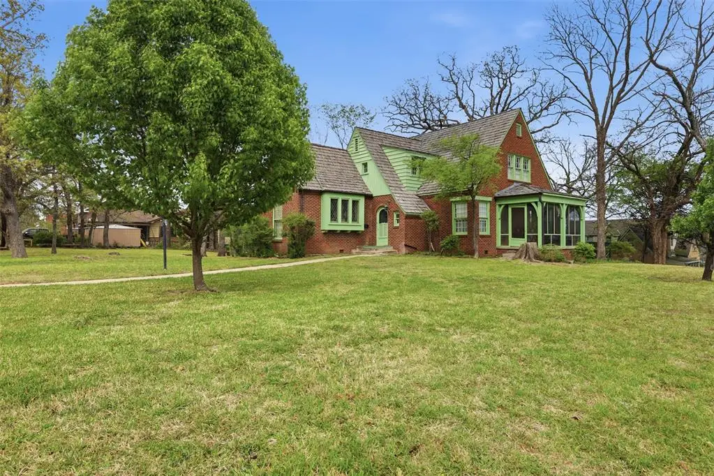 422 S Highland Street, Ada, OK 74820 - #1