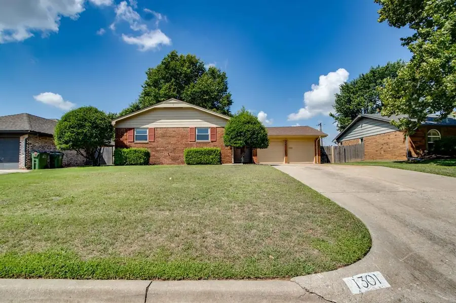1301 Queensboro Place, Yukon, OK 73099 - #3