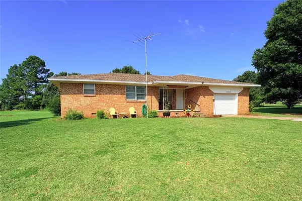 2103 8th Street, Prague, OK 74864