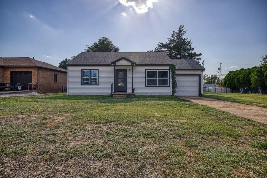 1114 S 11th Street, Kingfisher, OK 73750 - #2