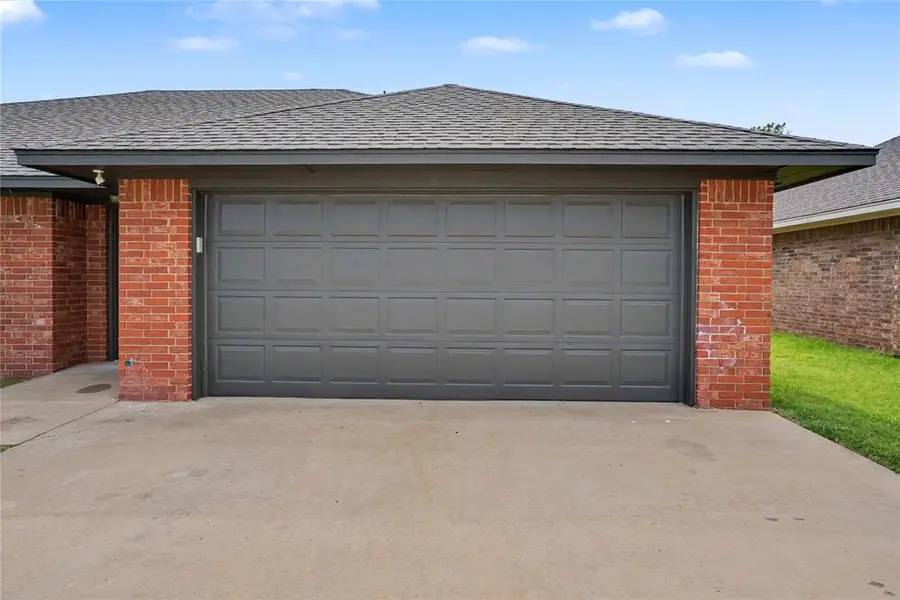 1613 Sommerset Place, Altus, OK 73521 - #3