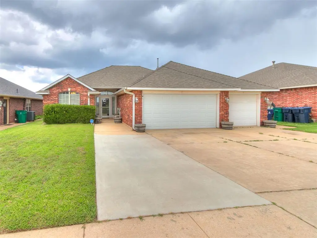 9201 Button Avenue, Moore, OK 73160 - #1
