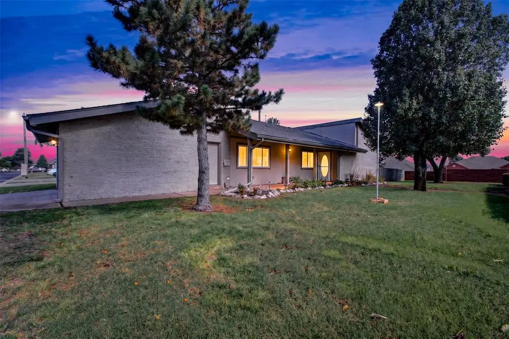 5808 Hefner Village Court, Oklahoma City, OK 73162 - #1